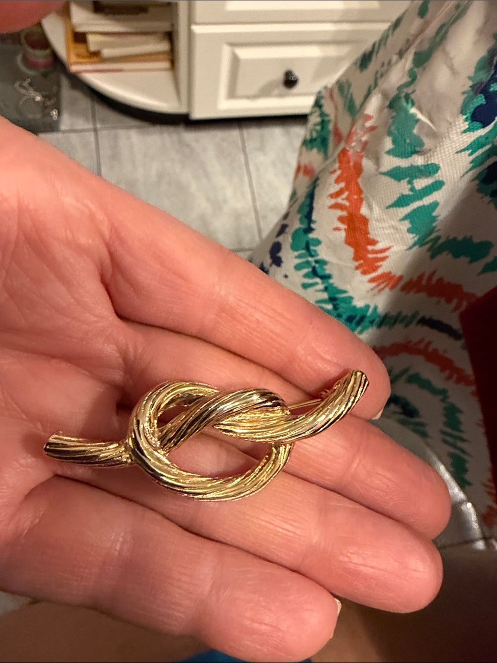 Vintage Gold Knot Bar Pin Brooch - Elegant Women's Jewelry